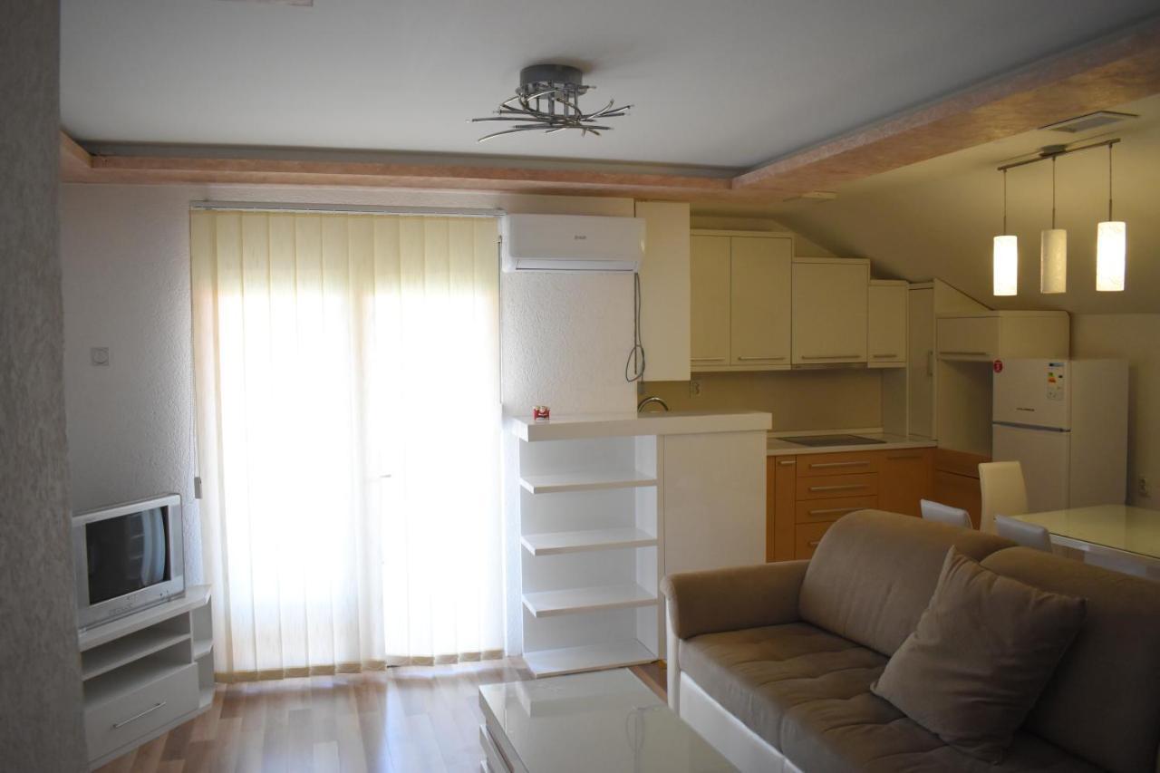 Apartments Holiday Vranje Exteriör bild