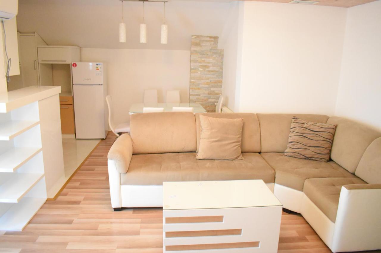 Apartments Holiday Vranje Exteriör bild