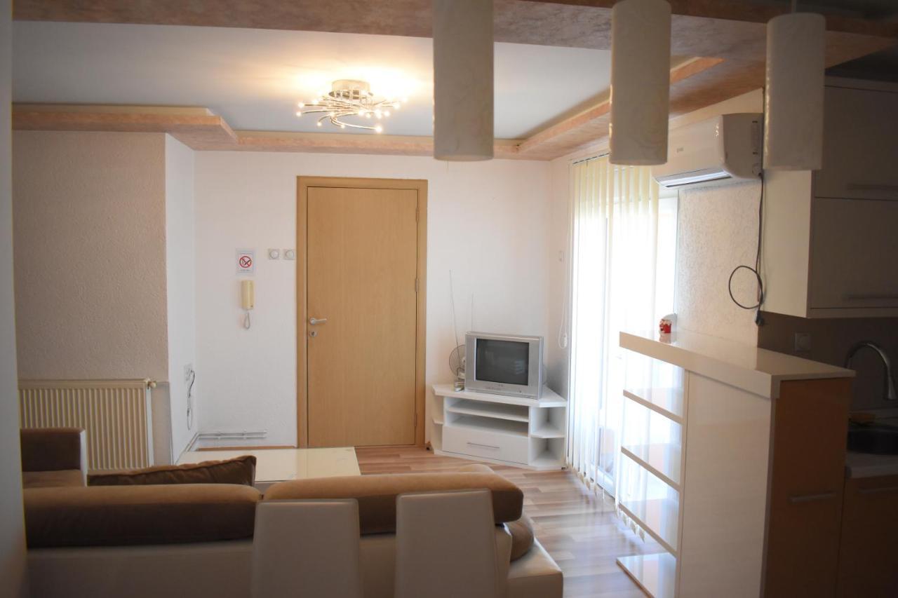Apartments Holiday Vranje Exteriör bild